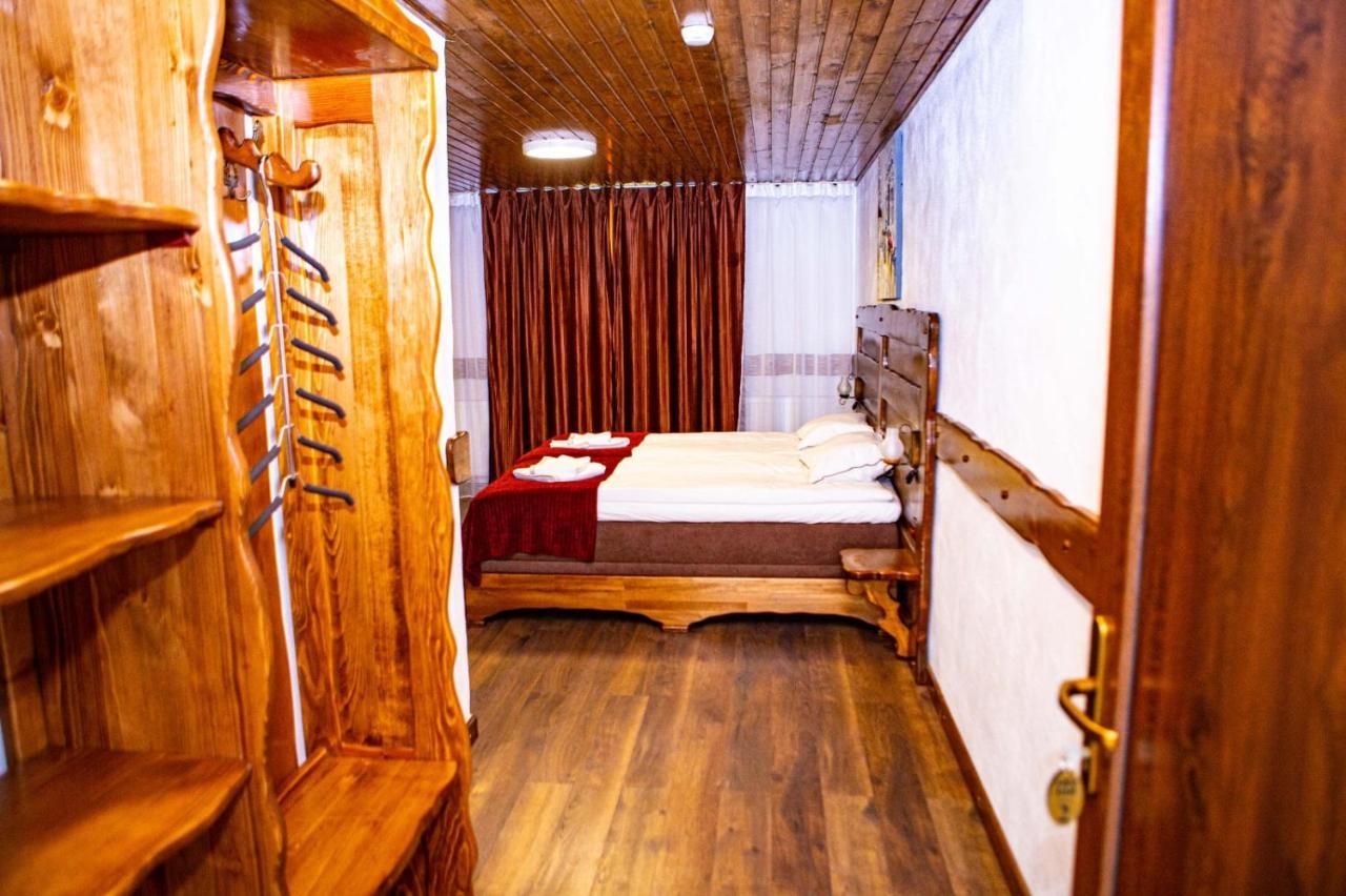 Vila Swe Sar Hotel Curtea de Argeş Екстериор снимка