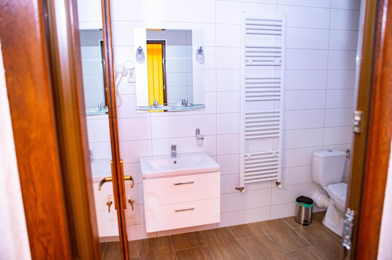 Vila Swe Sar Hotel Curtea de Argeş Екстериор снимка