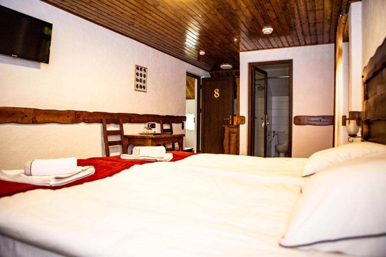 Vila Swe Sar Hotel Curtea de Argeş Екстериор снимка