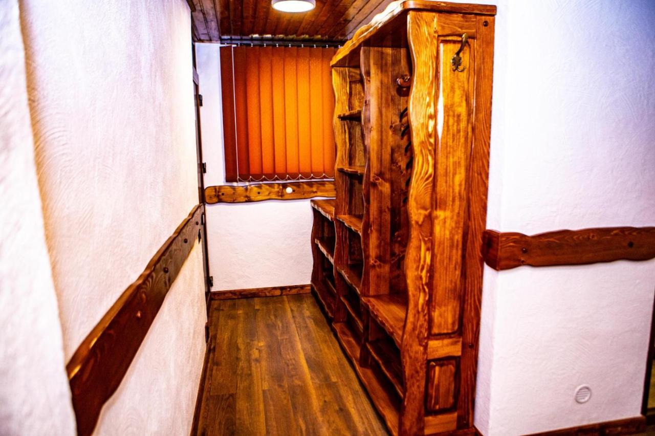 Vila Swe Sar Hotel Curtea de Argeş Екстериор снимка